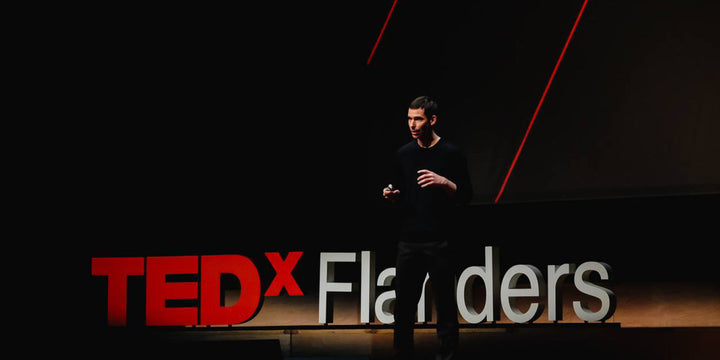 Joris Vanbriel, co-founder of ecoBirdy speaking at TEDx